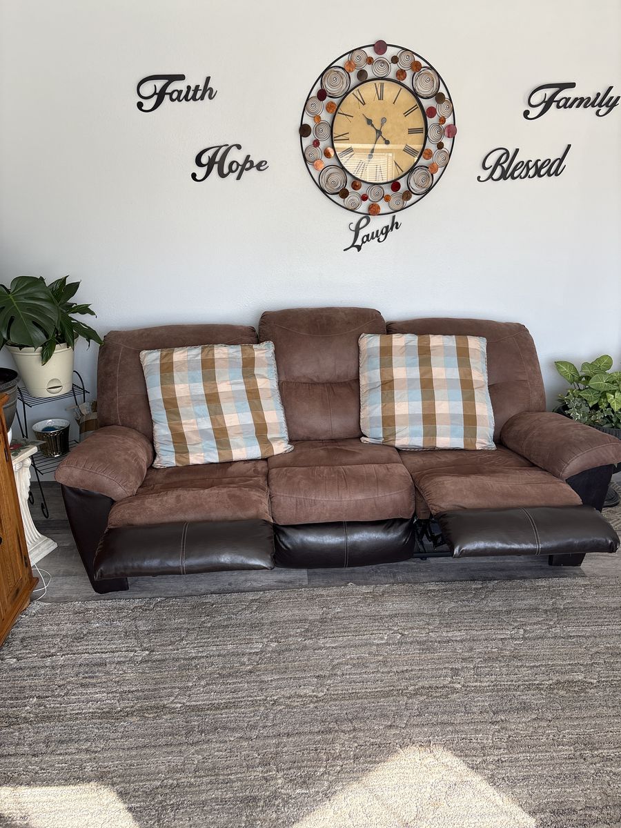 Recliner living room set must go!!!