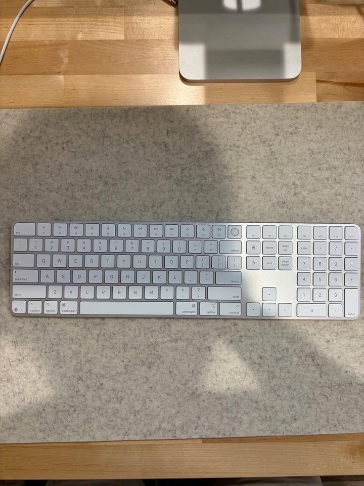 Apple Magic Keyboard with Touch ID - USB-C