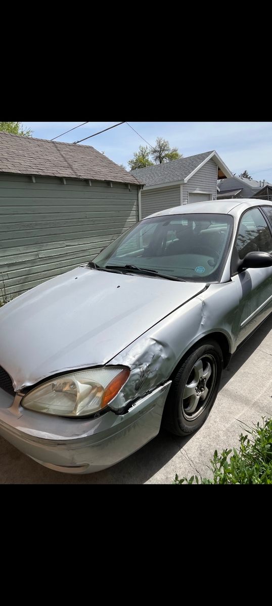 2005 Ford Taurus SE