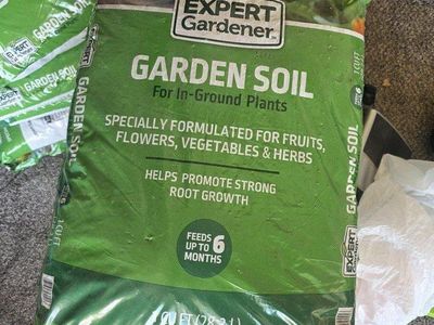 Expert Gardener Garden Soil, 1 CU FT (28.3L) - Feeds Up To 6 Months - For In-Ground Plants