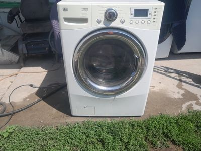 Very Nice LG Front Load Washer