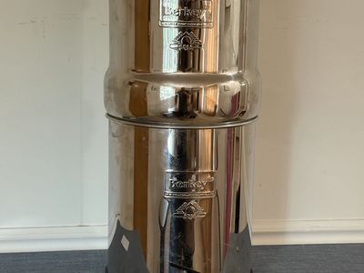 Berkey Stainless Steel Gravity-Fed Water Filter System with Spigot
