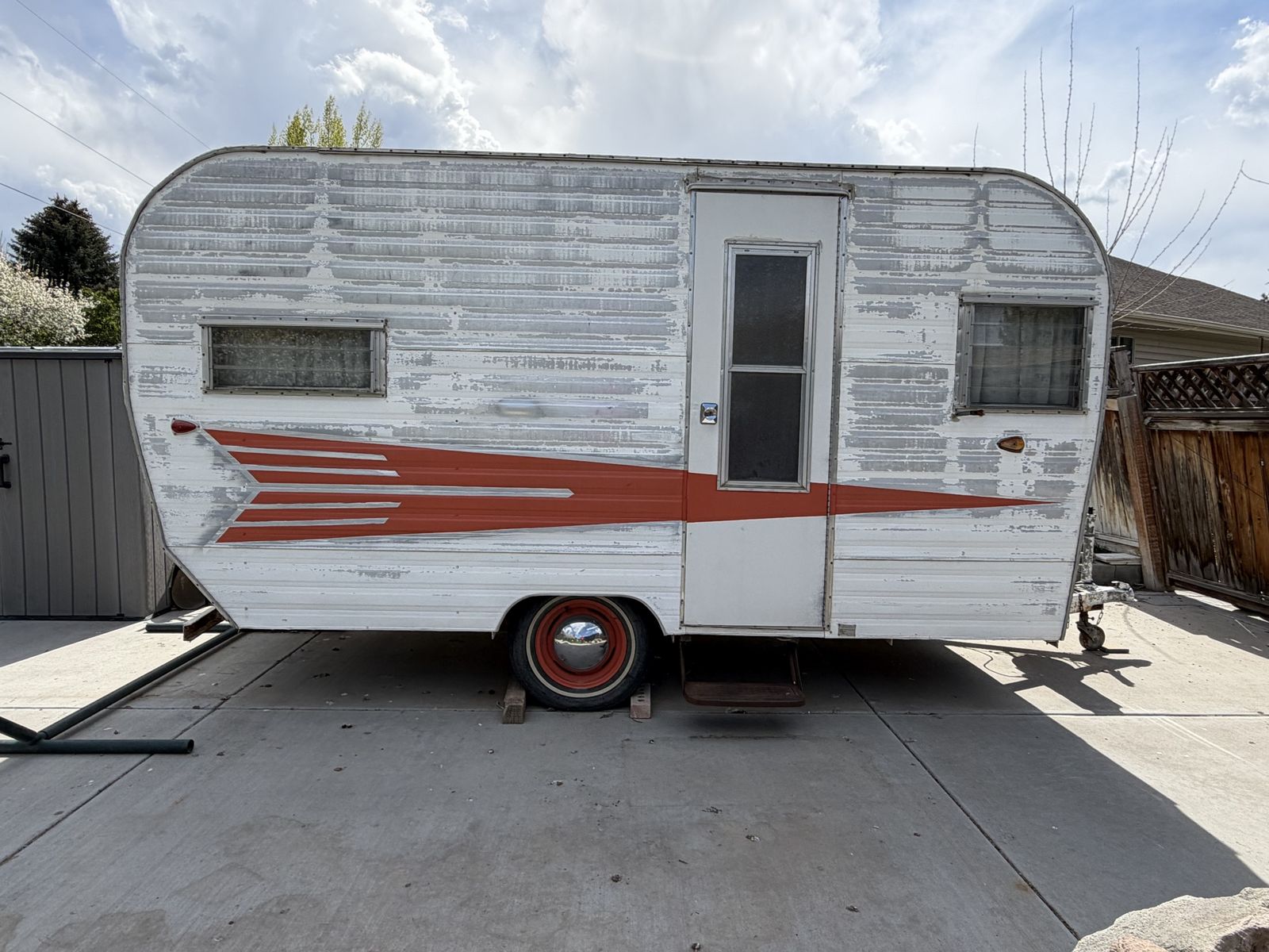 Retro 1963 RoadRunner Trailer