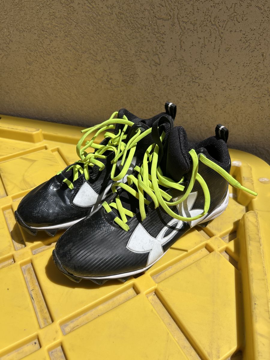 Baseball shoes