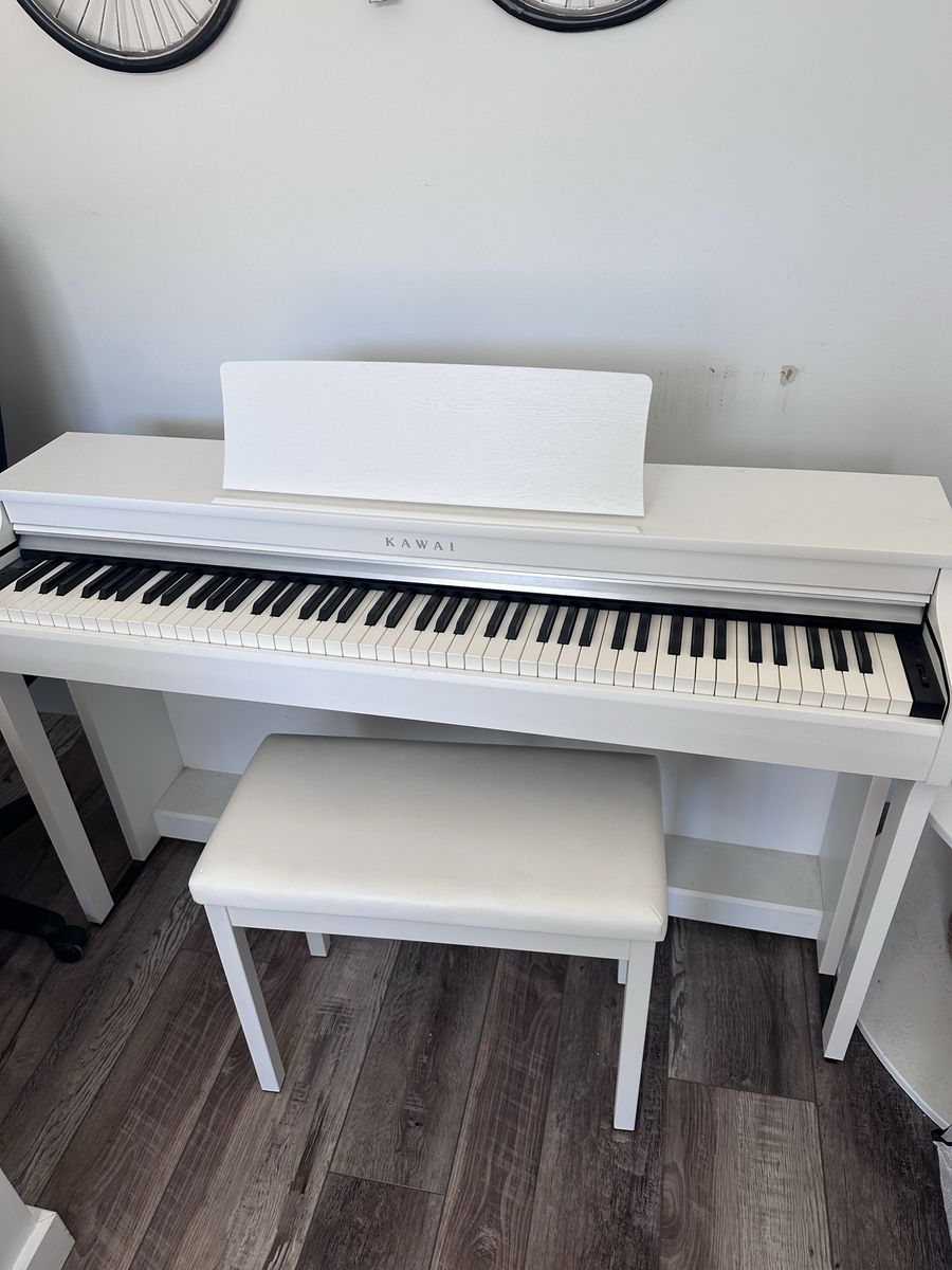 Kawai Digital Piano - Satin White with Bench and Pedals, Excellent Condition
