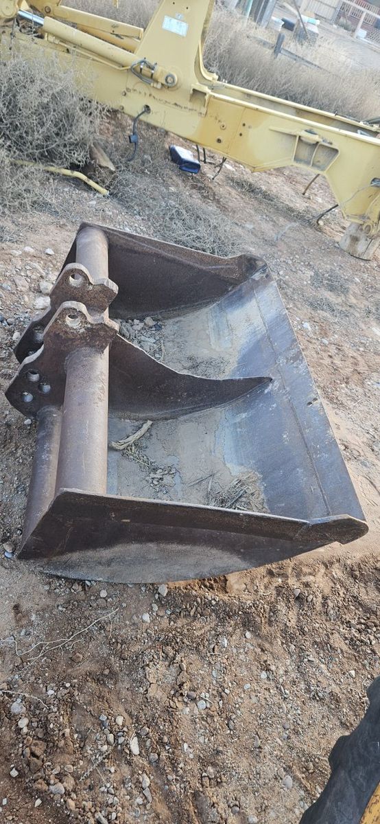backhoe/excavator bucket