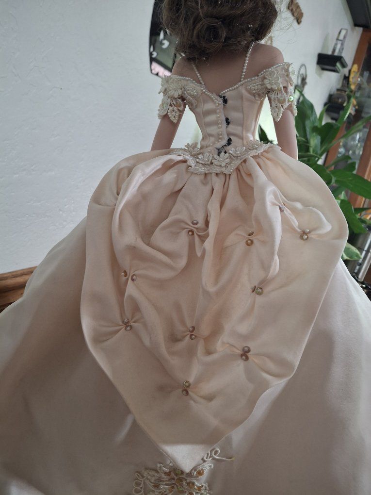 Main image 6