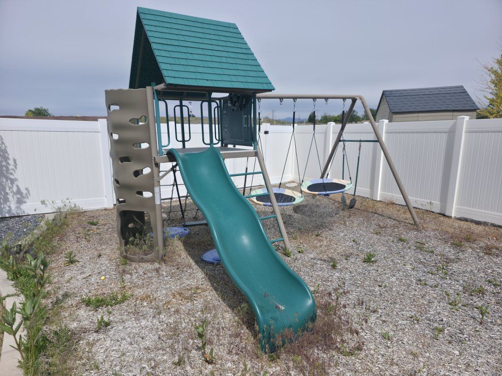 lifetime swing set.