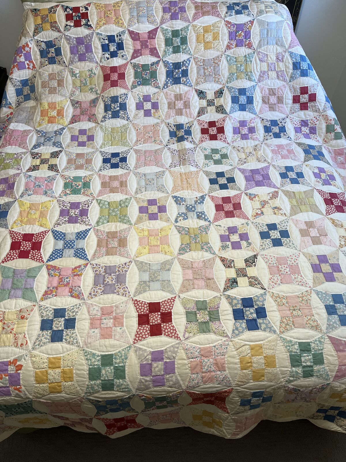 ANTIQUE 1900’s HAND SEWN QUILT