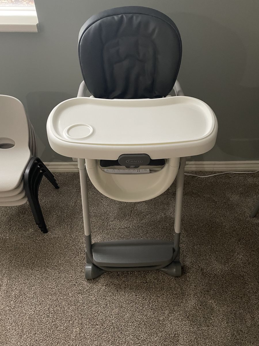 Barely used graco highchair
