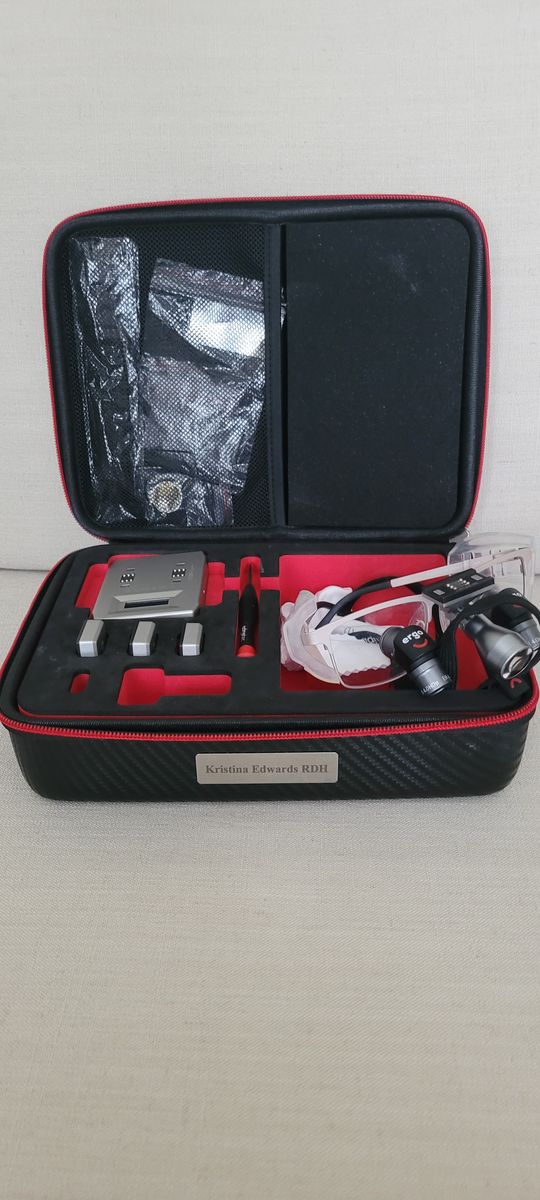 Admetec Ergo TTL Loupes 4.0x Magnification with Headlight and Case