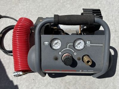 Senco PC1343 1 Gallon Oil-Free Portable Air Compressor 1/2 HP
