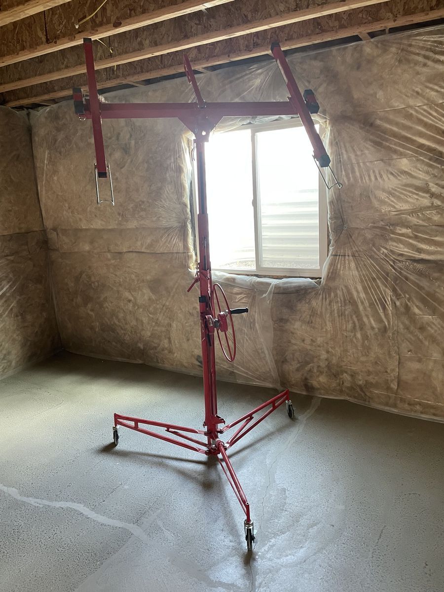 150 LB. drywall panel hoist