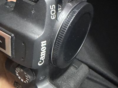 R7 5k shots, w 2 lenses, pls look at photos.