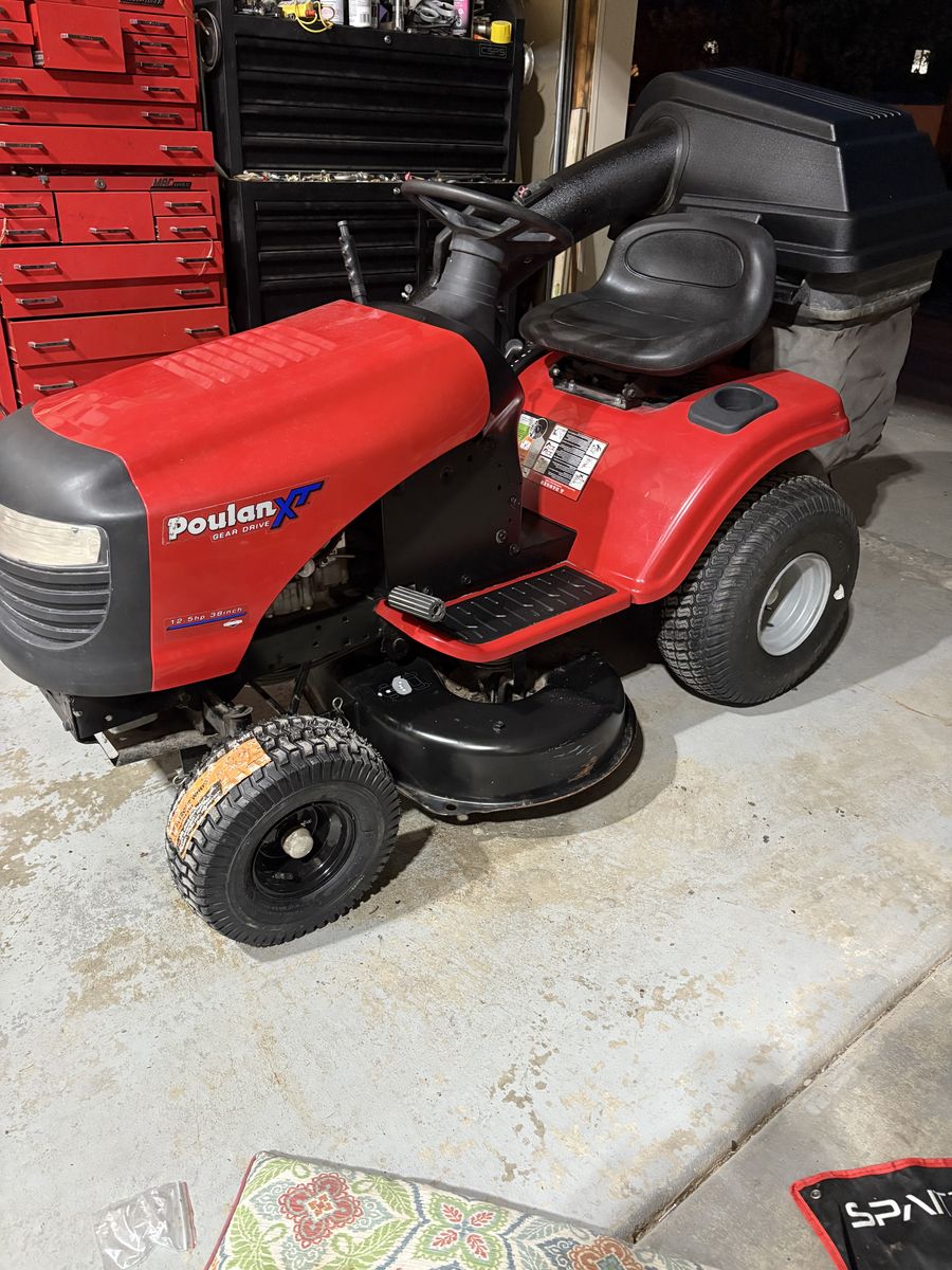 Poulan Riding Mower