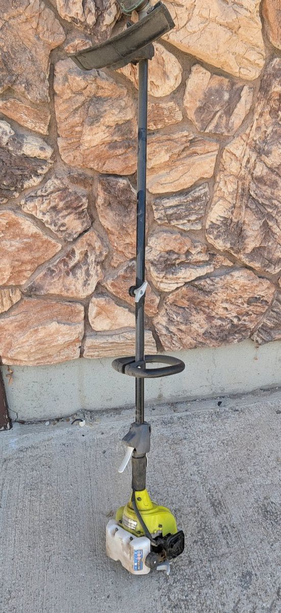 RYOBI 25cc Gas Straight Shaft String Trimmer Weed Wacker - 2019 Model