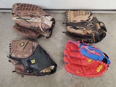 Youth LHT Left Hand Throw Baseball Mitts