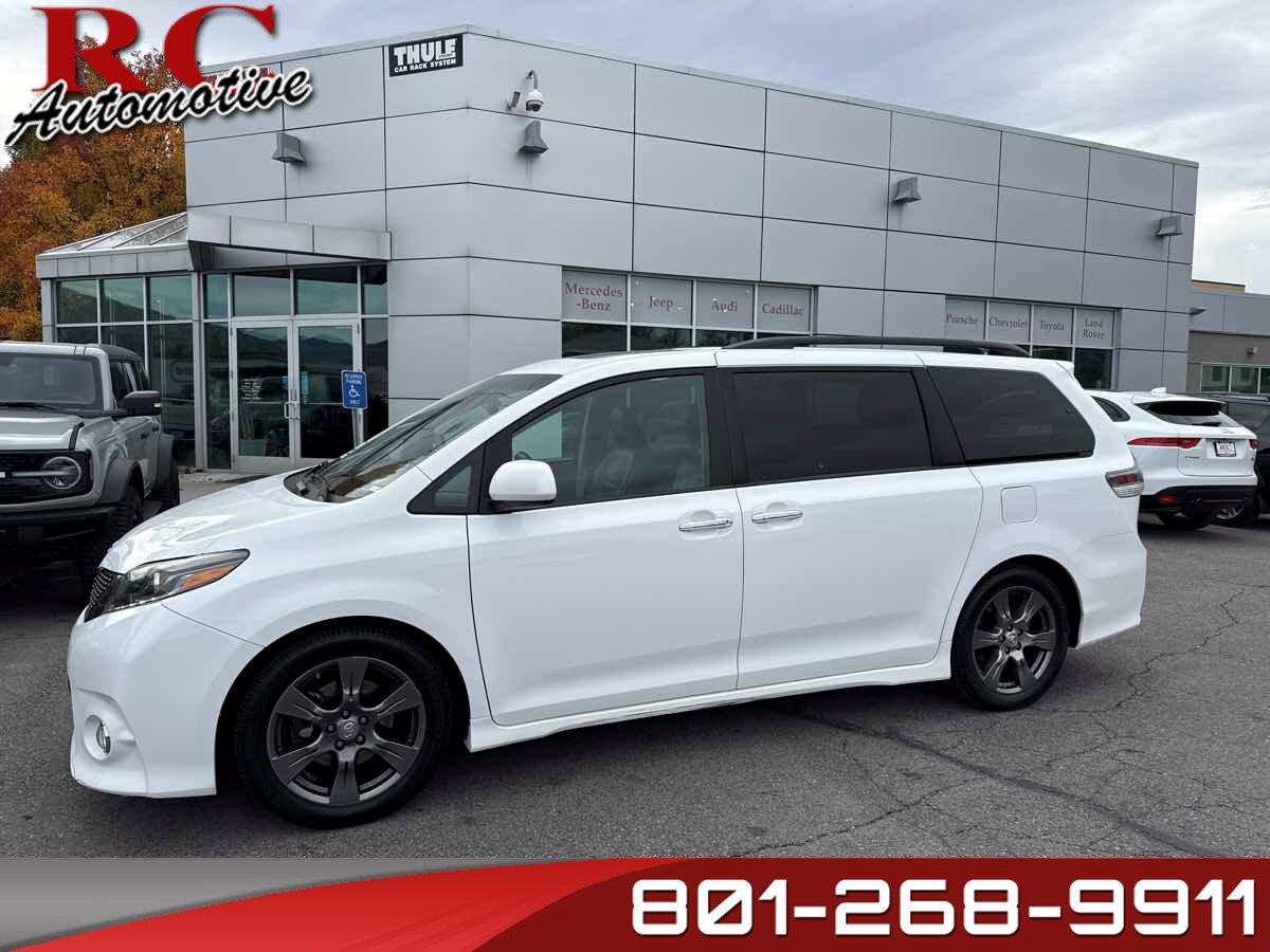 2017 TOYOTA SIENNA SE 8-Passenger