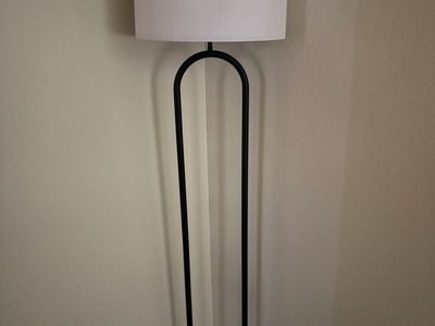 Modern Black Arc Floor Lamp with White Drum Shade - Tall Standing Lighting Fixture