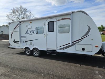2013 apex coachman travel trailer