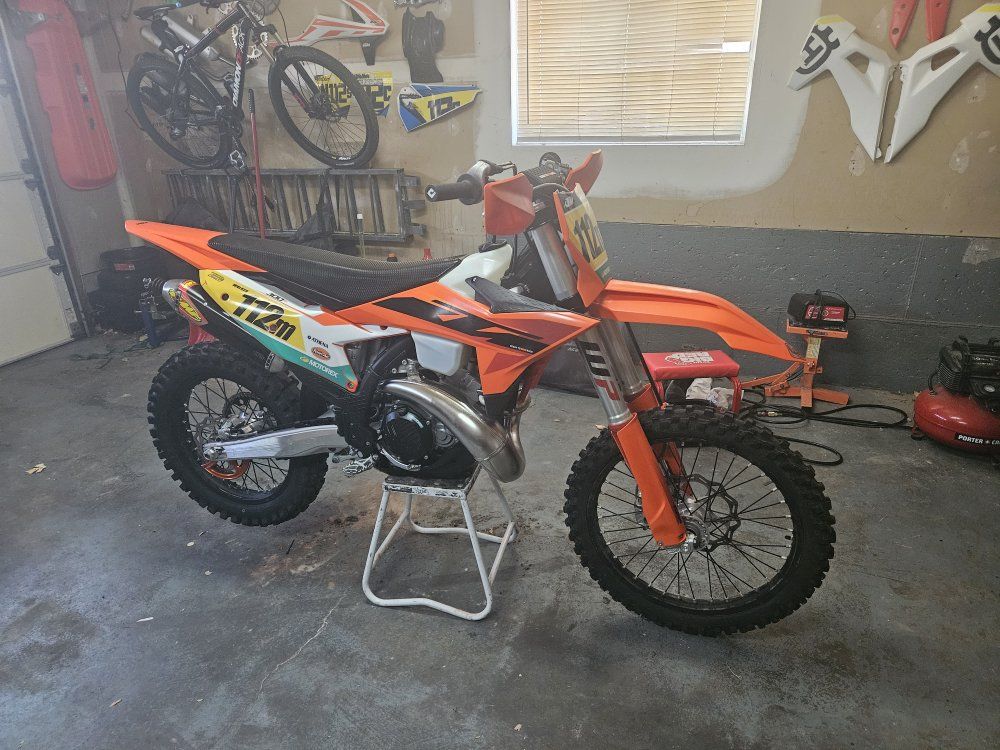 2025 KTM 300 XC-Dirt Bike - Orange/White