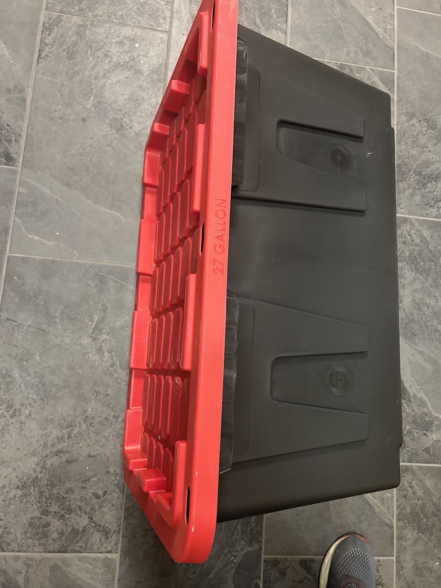 4 Storage bins