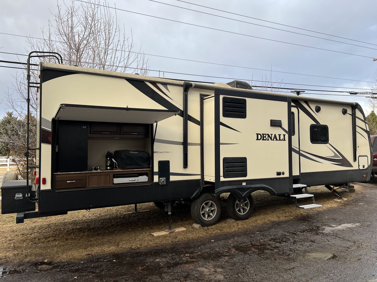 2017 Denali 318RB