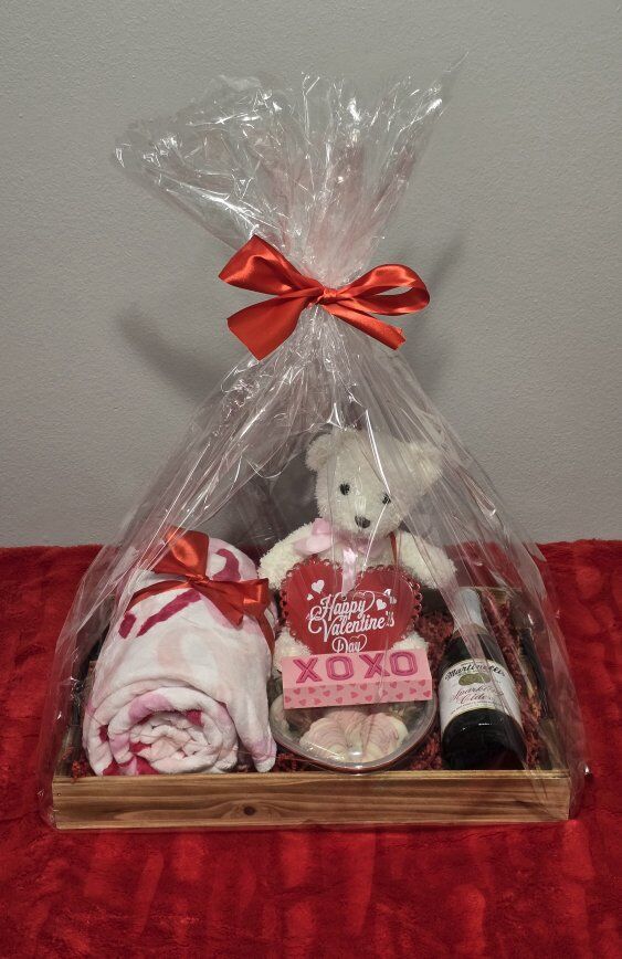 Valentine's Day Gift Tray/ Gift Basket!