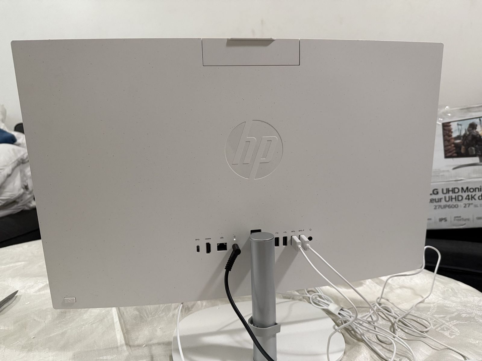 Main image 3