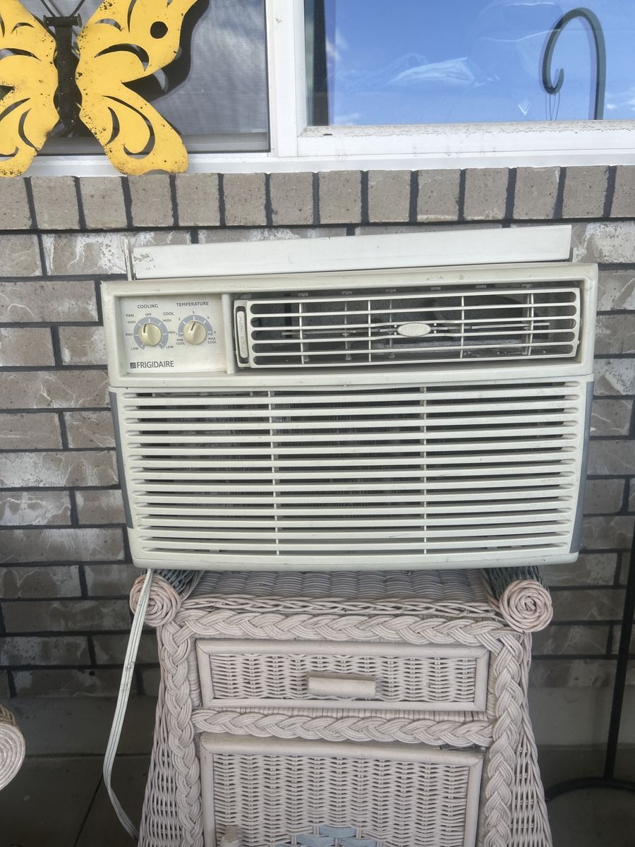 Frigidaire AC air conditioner unit