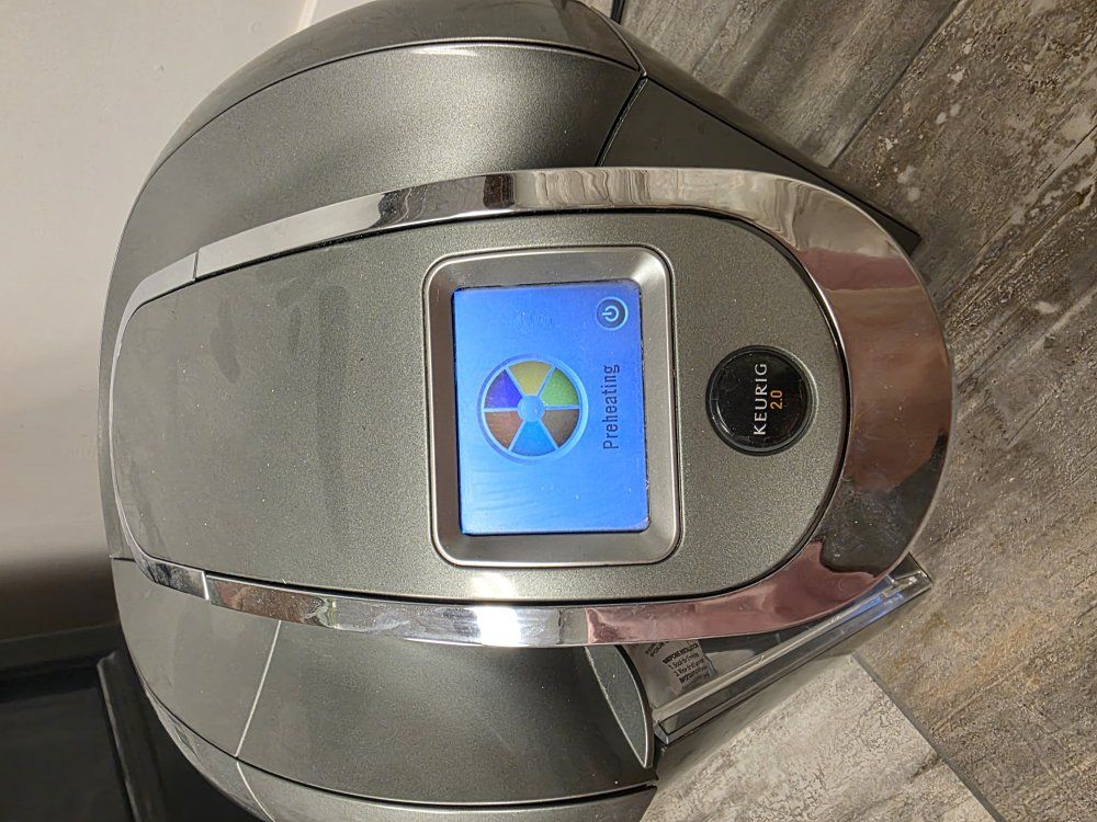 Keurig 2.0 Coffee Maker + Accessories