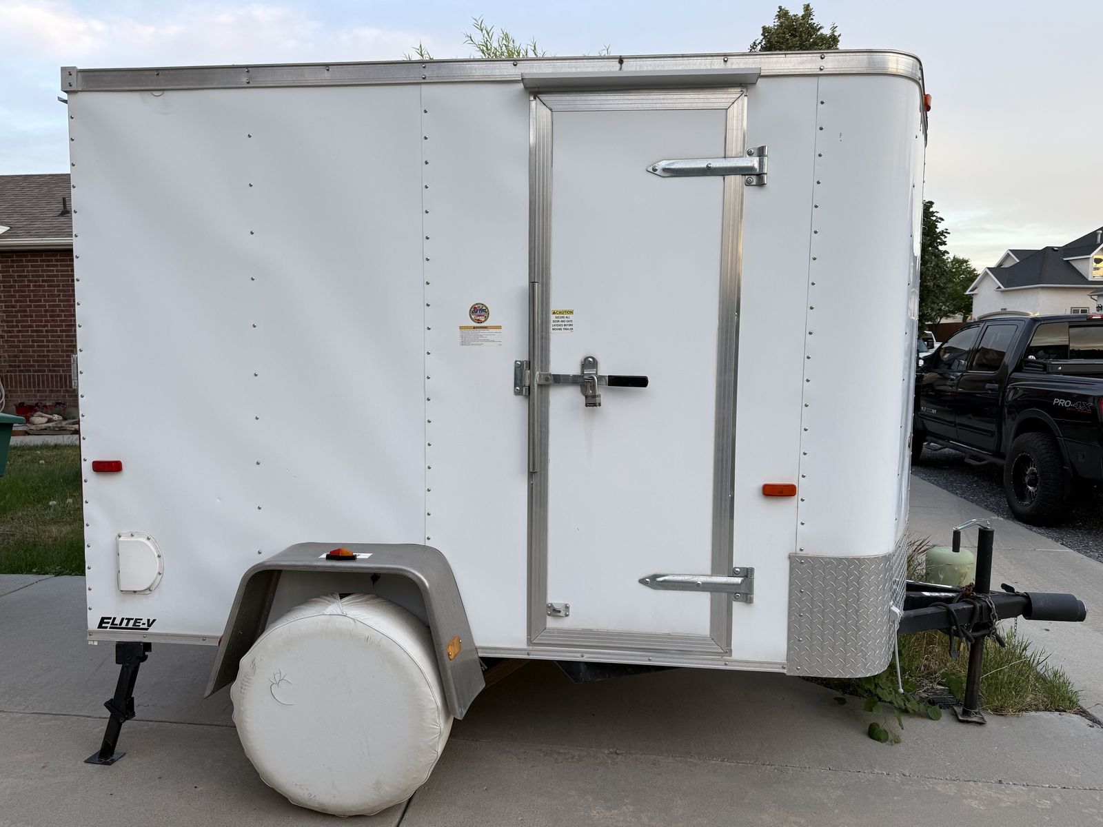 6x10 enclosed cargo trailer