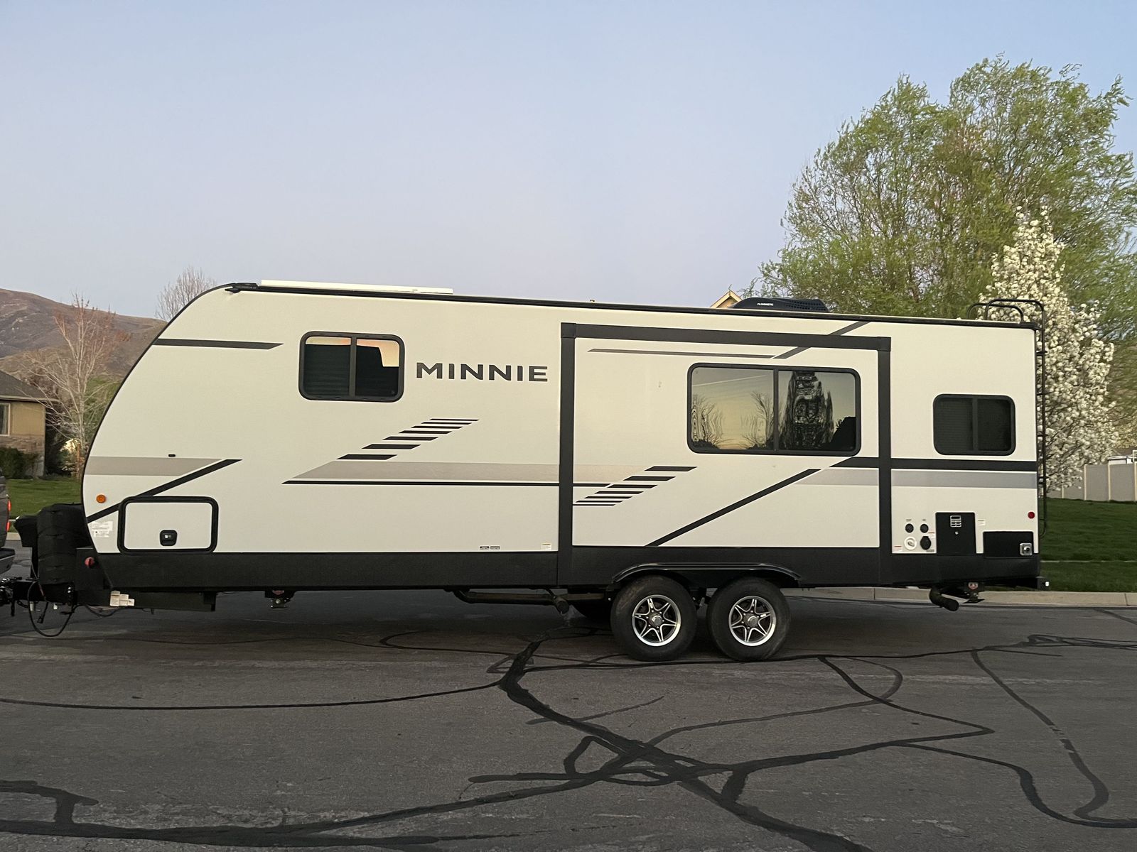2021 Winnebago Minnie 2529rg