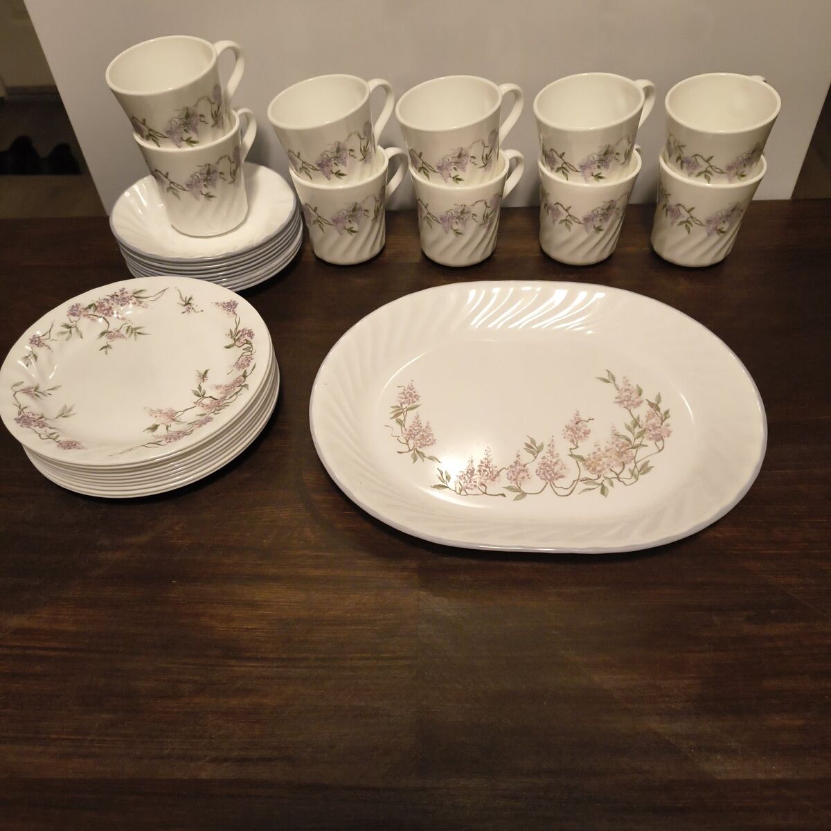 plates, cups and Saucers