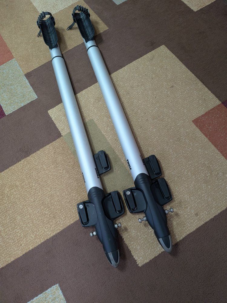 Thule (569) Premium, fork-mount roof bike racks