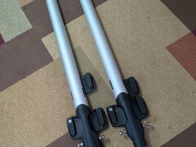 Thule (569) Premium, fork-mount roof bike racks