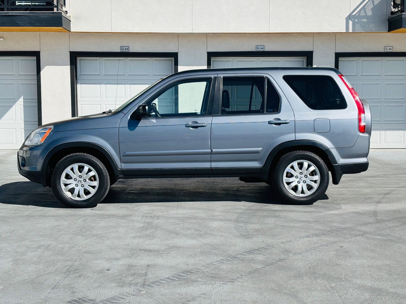 Main image 4