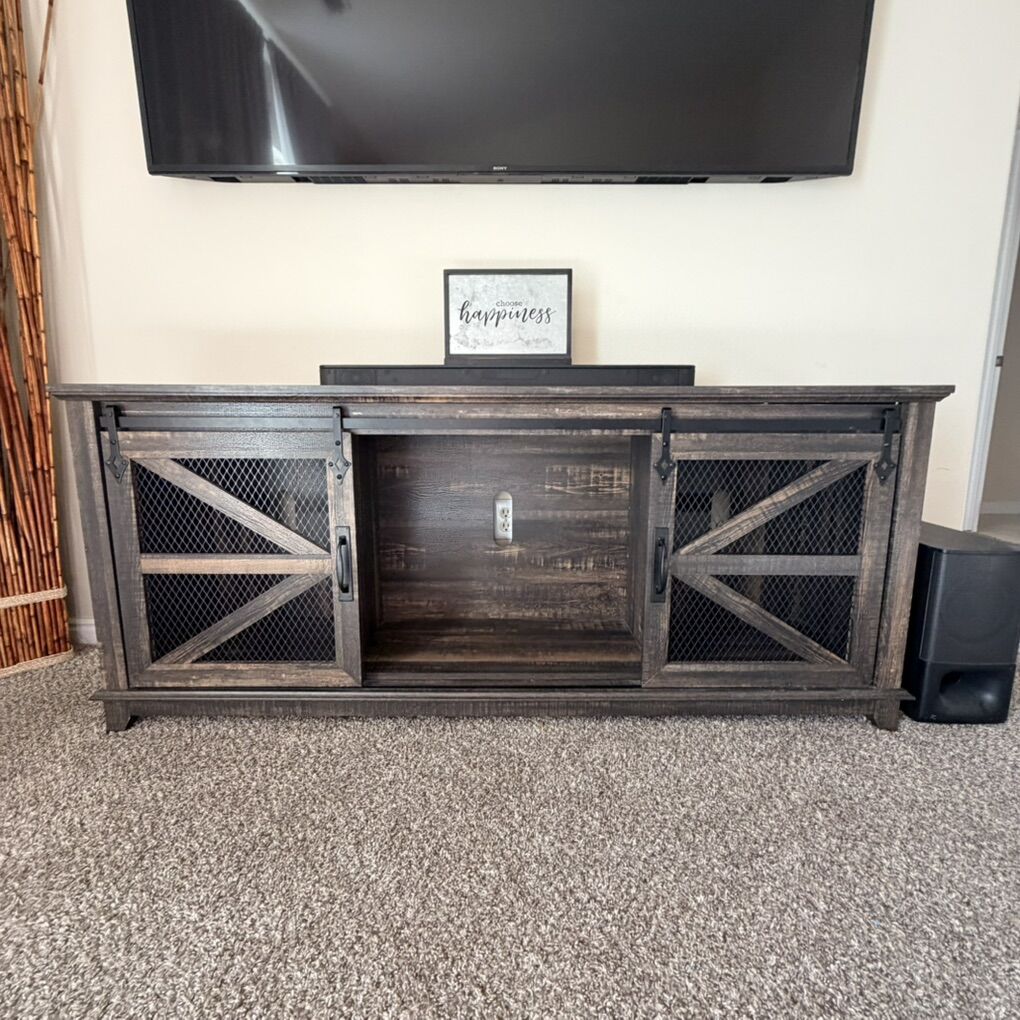 Entertainment Tv Console Farmhouse w/ Barn Doors