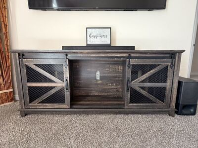 Entertainment Tv Console Farmhouse w/ Barn Doors