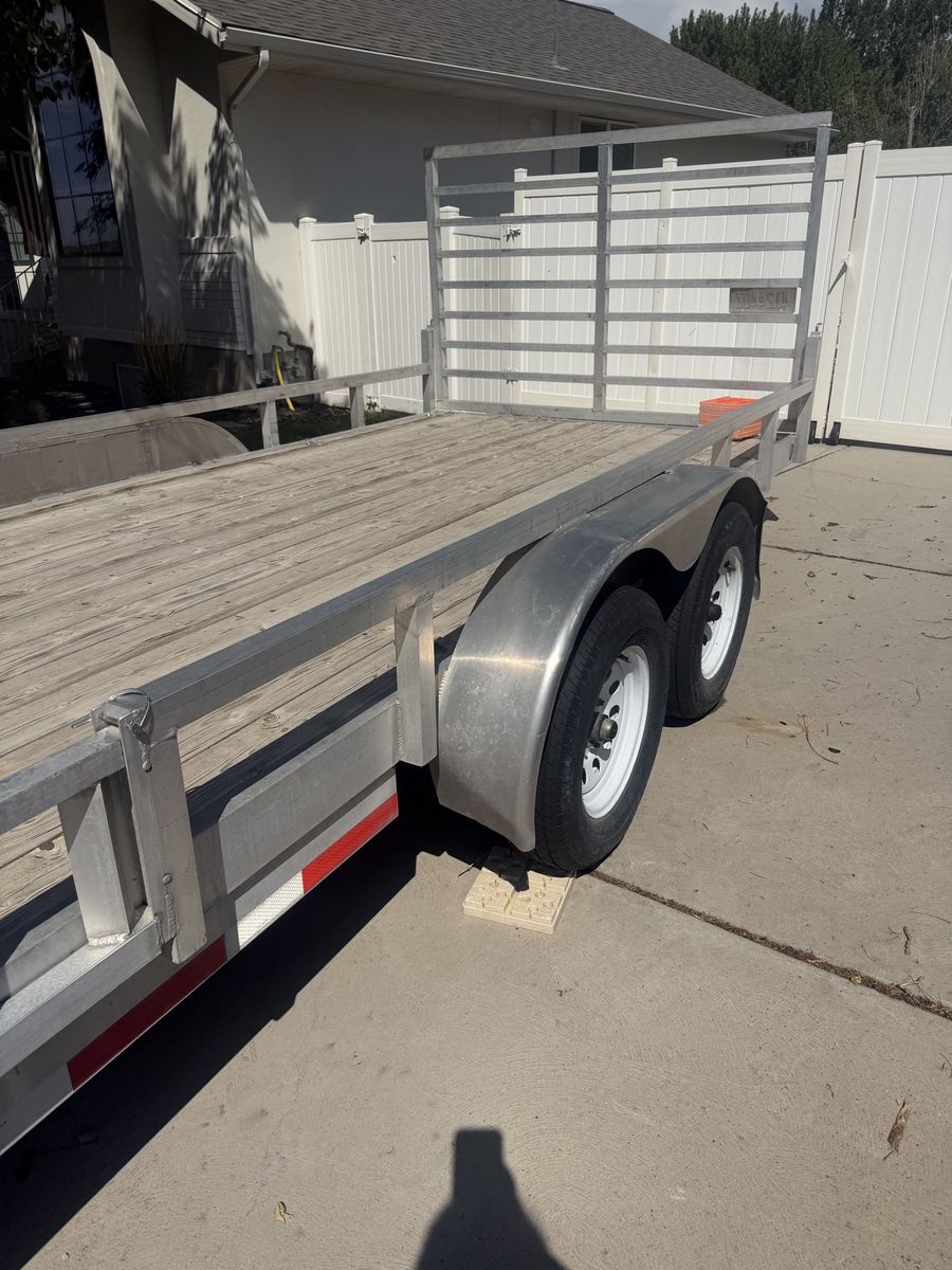 Tandem Axle Utility Trailer with Rear Ramp Gate  7x 18