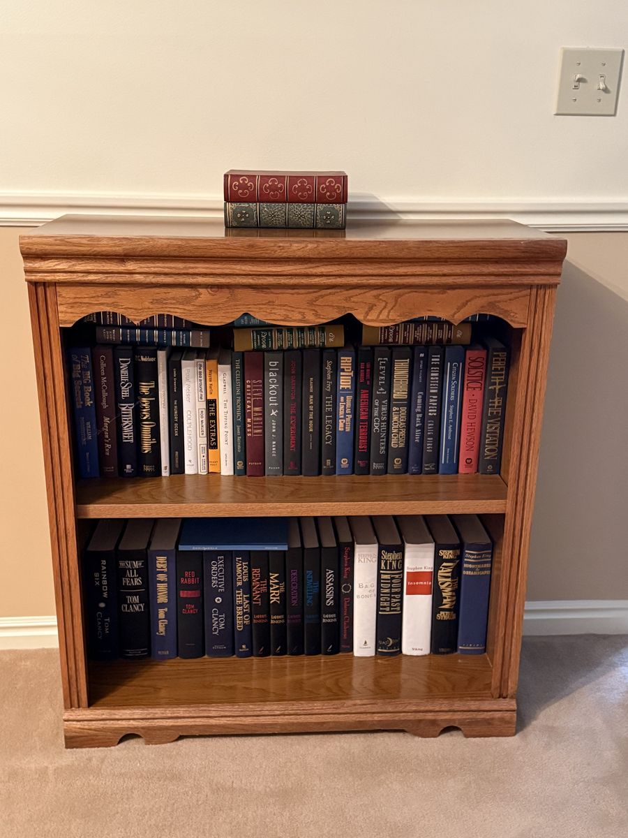 Oak Wood Bookshelf 2-Tier Scalloped Edge Bookcase Media Storage Display Shelf