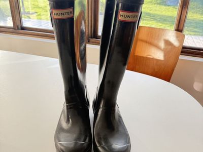 hunter rain boots kids size 3 or 4 youth