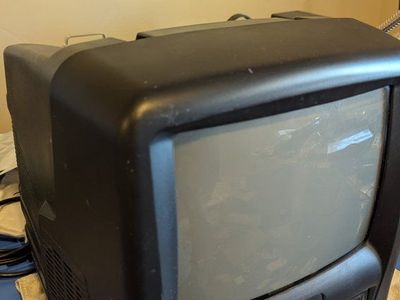9" CRT TV/VCR Combo Funai F3809U from 2002