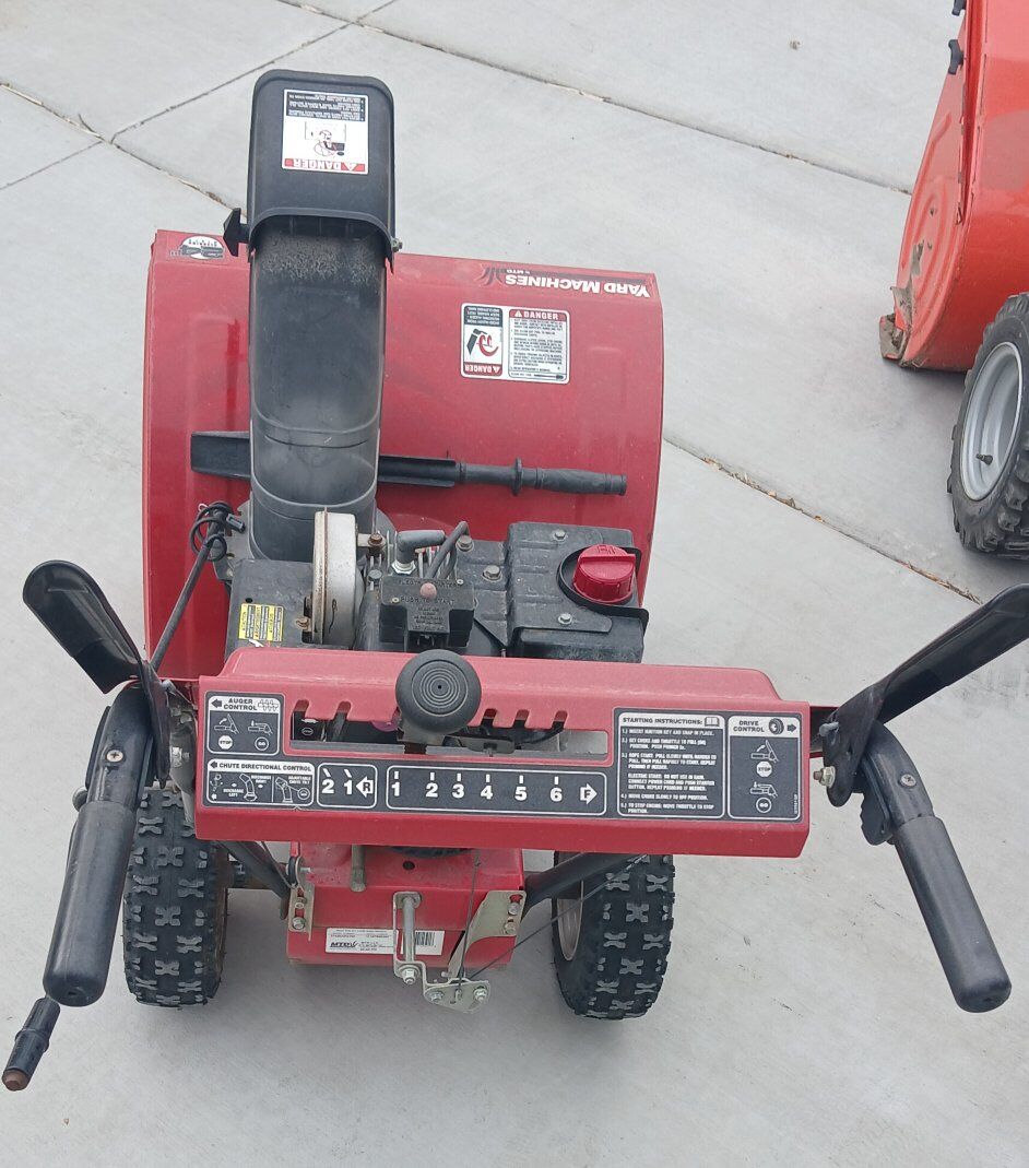 Yardmachines Snowblower $250