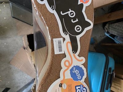 Brand New Pet JOJO Cloud Lounge Cat Scratcher – Save Your Furniture!