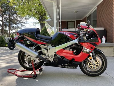 1999 Suzuki GSXR 750