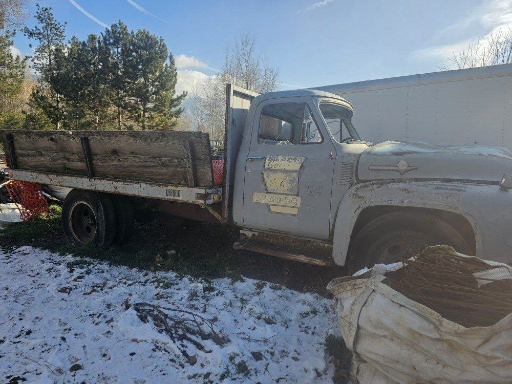 Ford 100 Dully tilt bed