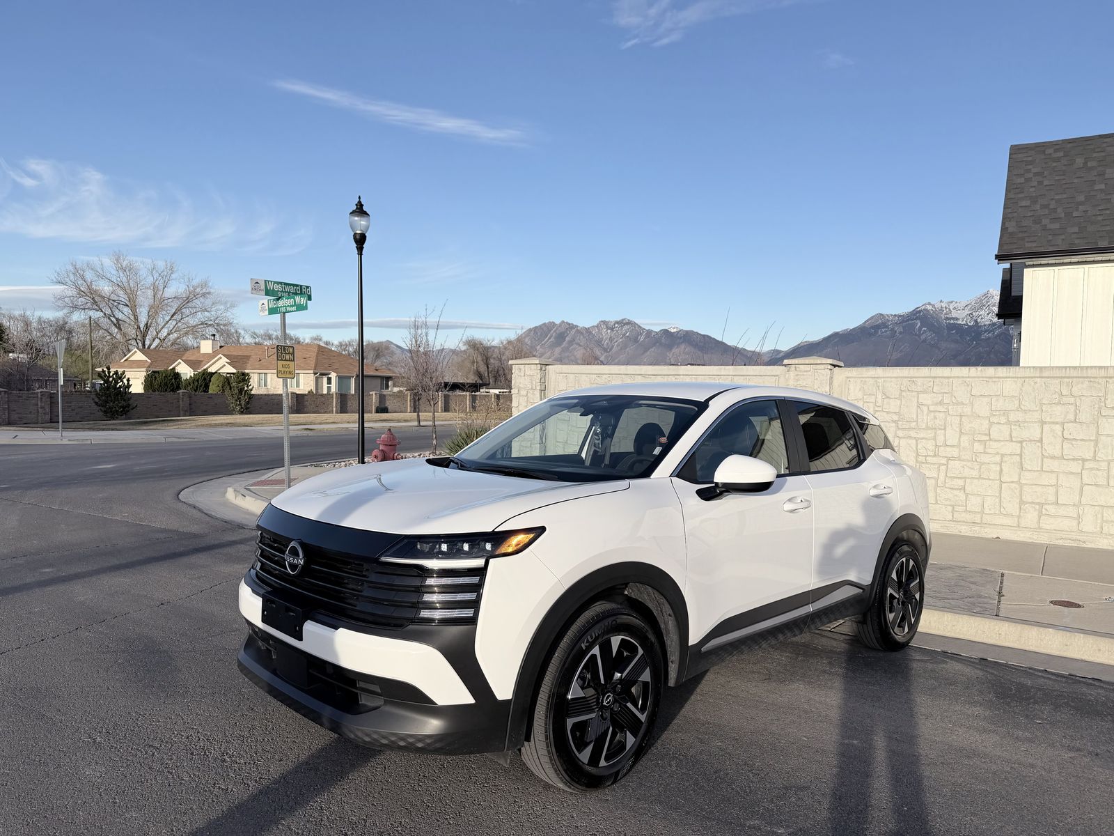 2025 Nissan Kicks SV