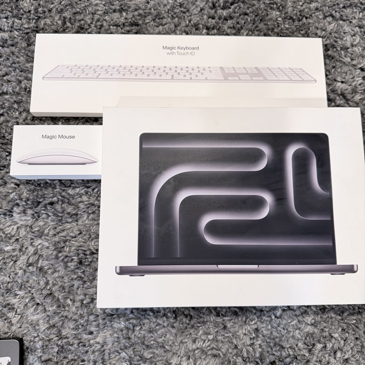 Macbook Pro M3 Pro 14 Inch 36gb Ram/ 1TB SSD (POWERFUL) Bundle + APPLECARE