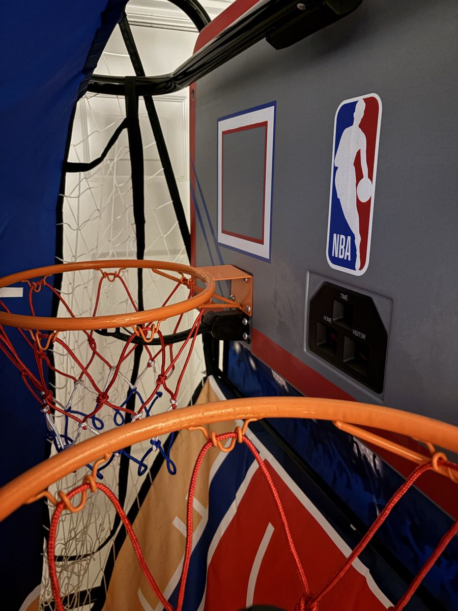 NBA-licensed dual-shot arcade basketball game